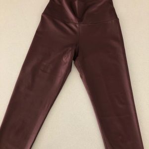 Aerie maroon leggings | Shiny material | M